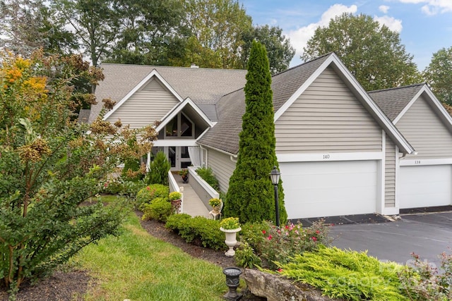 view of front facade with a garage