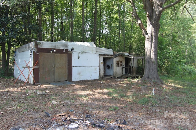 view of outbuilding