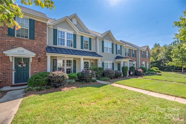 view of front of house with a front yard