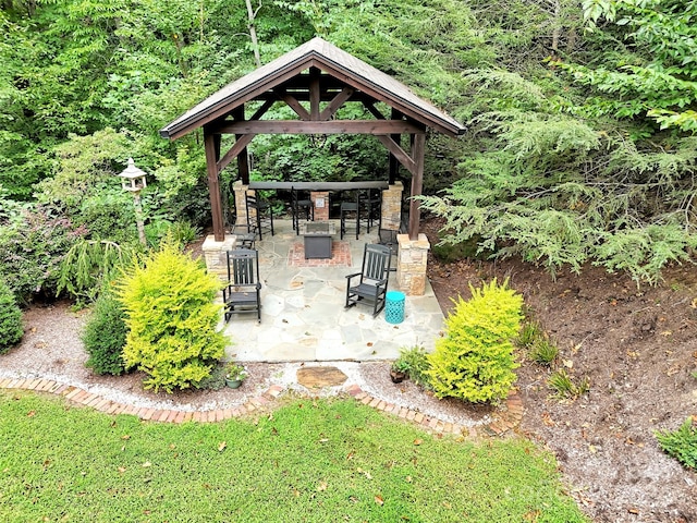 view of yard with a patio area