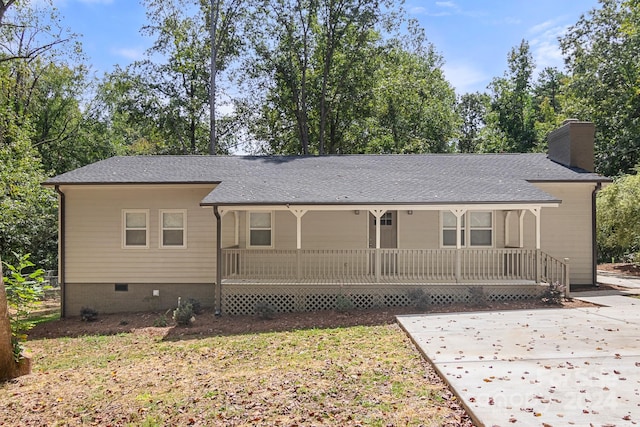 ranch-style house featuring a porch