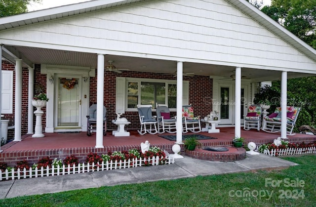 view of front of home featuring a porch and ceiling fan