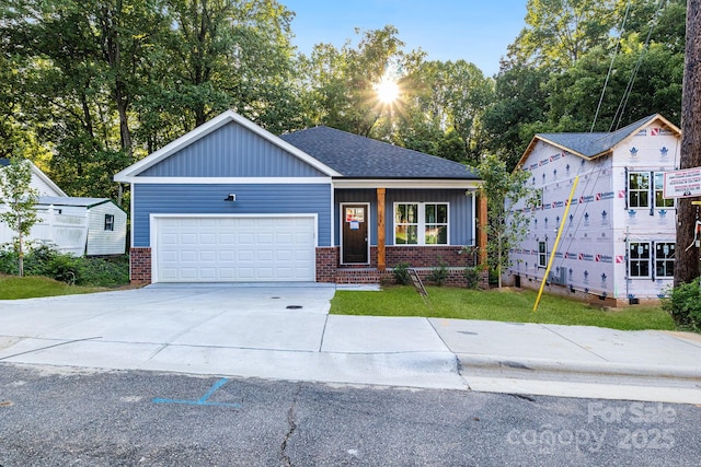 view of front facade with a garage