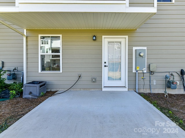 view of property entrance