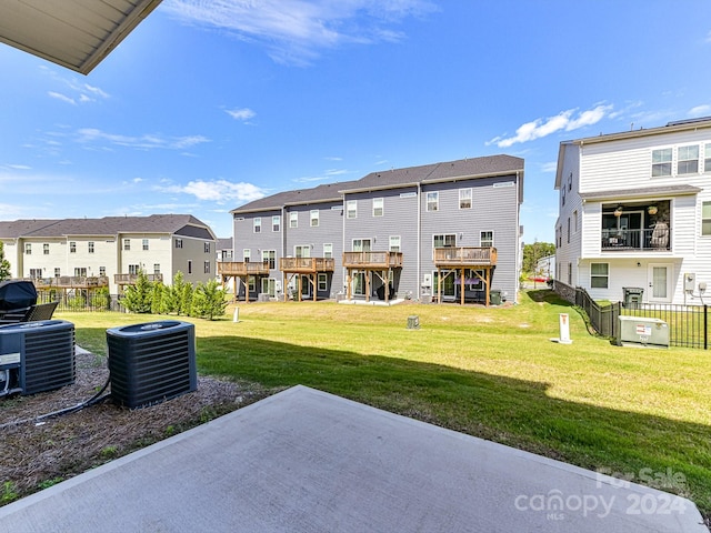 exterior space featuring a balcony