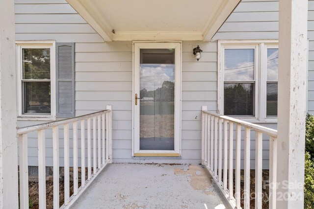 view of entrance to property