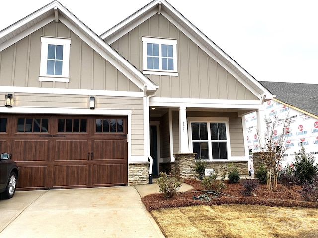 view of front of home featuring a garage