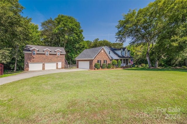 view of front of property with a front lawn