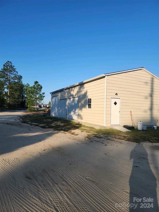 view of outbuilding