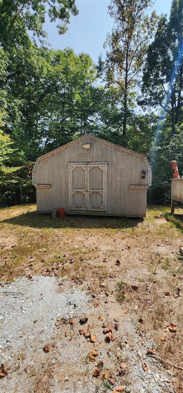 view of outbuilding