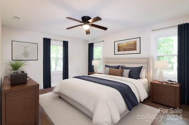 bedroom with ceiling fan