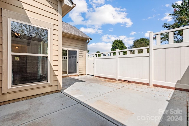 4759 Polo Gate Blvd, Charlotte, NC 28216 - view of patio / terrace featuring fence