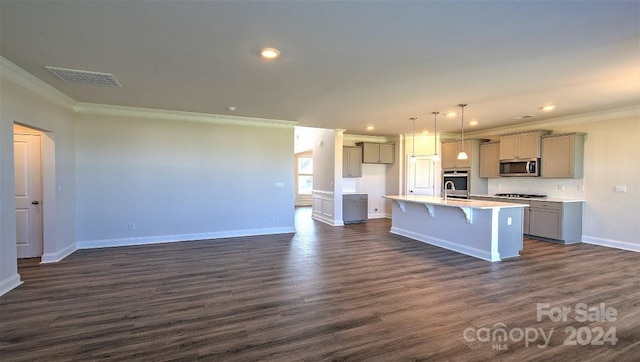 kitchen featuring a kitchen island with sink, crown molding, dark hardwood / wood-style flooring, and stainless steel appliances