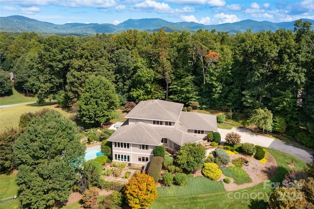 bird's eye view with a mountain view