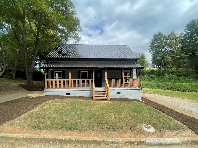 view of front facade with covered porch