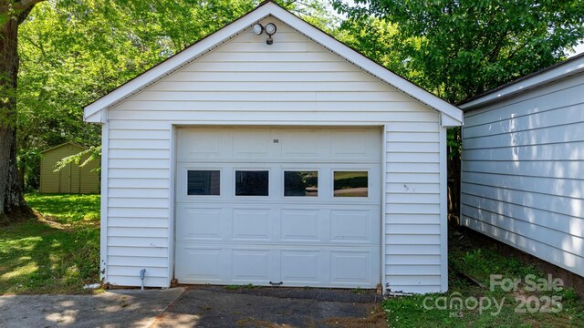 view of detached garage