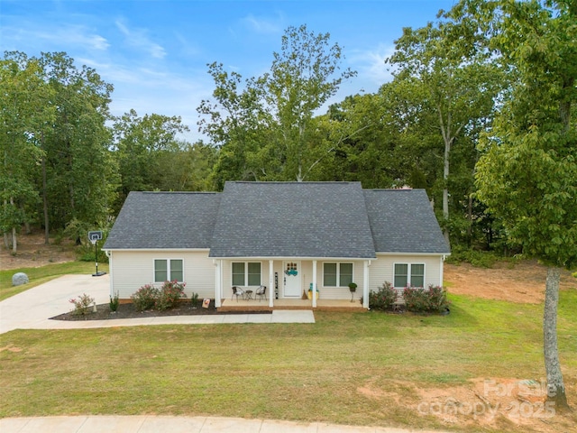 view of front of house featuring a porch and a front yard