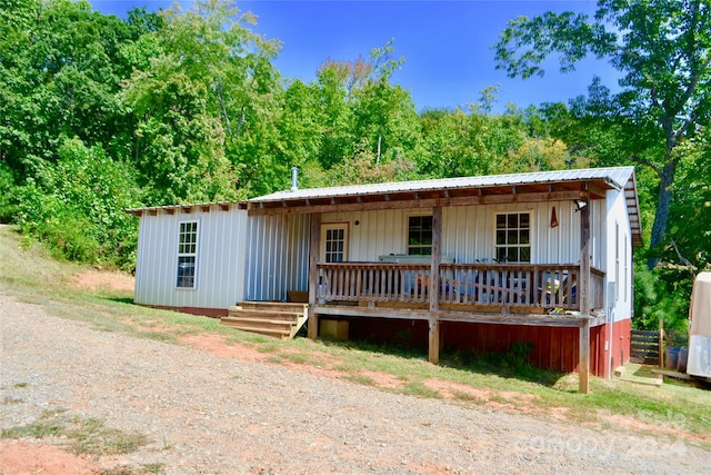 view of front facade featuring a porch