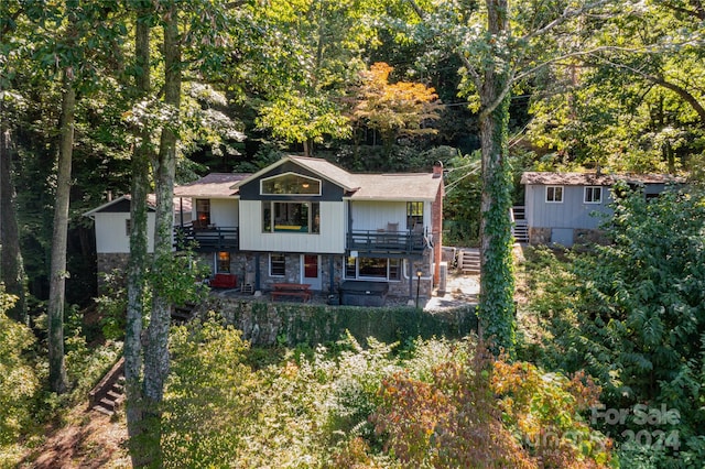 view of front of home featuring a deck