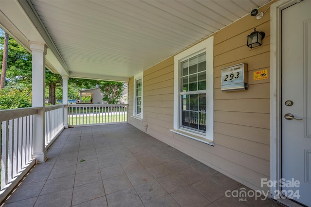 view of patio / terrace with covered porch