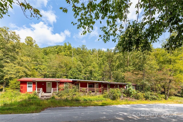 view of front of property