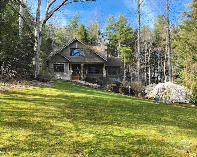 view of front of house with a front lawn