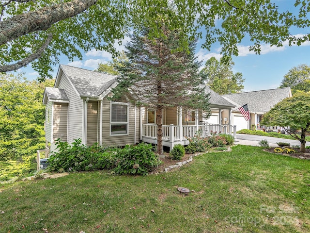 view of front of property with a front lawn and a porch