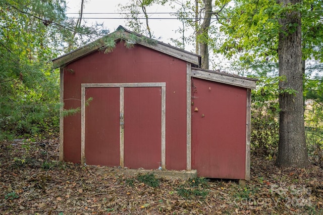 view of outdoor structure