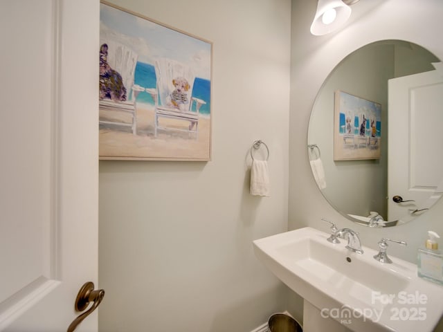 bathroom featuring sink