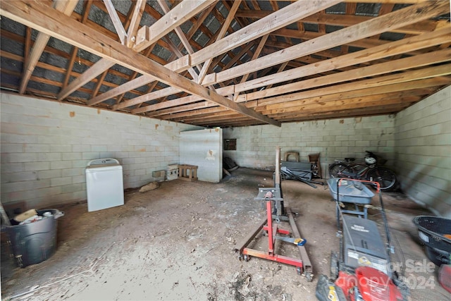 basement featuring washer / dryer