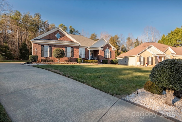 view of front of house with a front yard