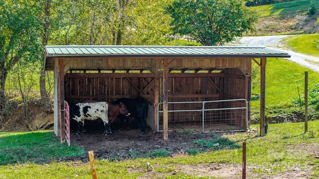 view of outbuilding