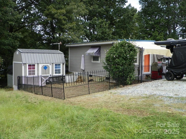 112 S Cardinal Dr, New London, NC 28127 - photo 1