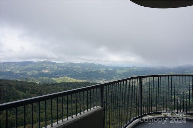 balcony featuring a mountain view