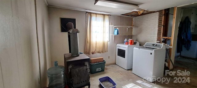 laundry area featuring washer and clothes dryer