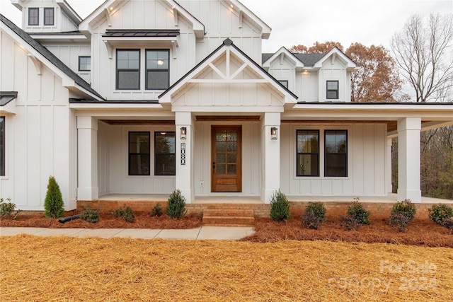 view of front of home featuring a porch