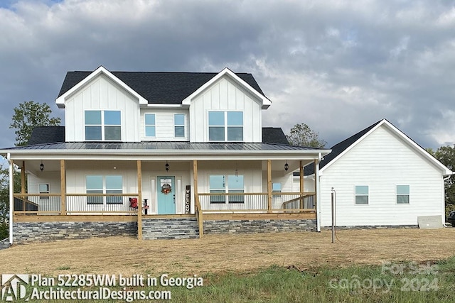 view of front of property featuring a porch