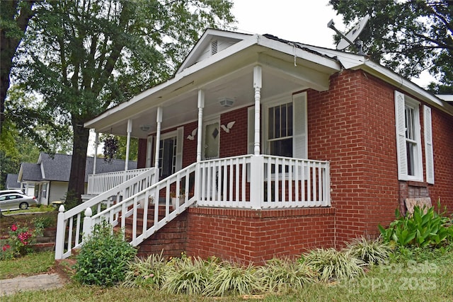 view of front of house featuring covered porch