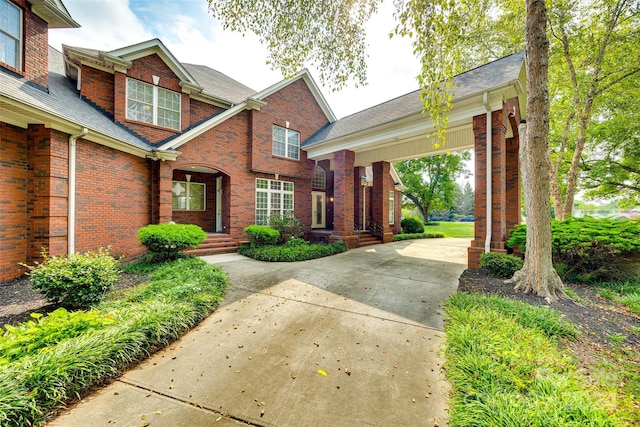 view of front of property