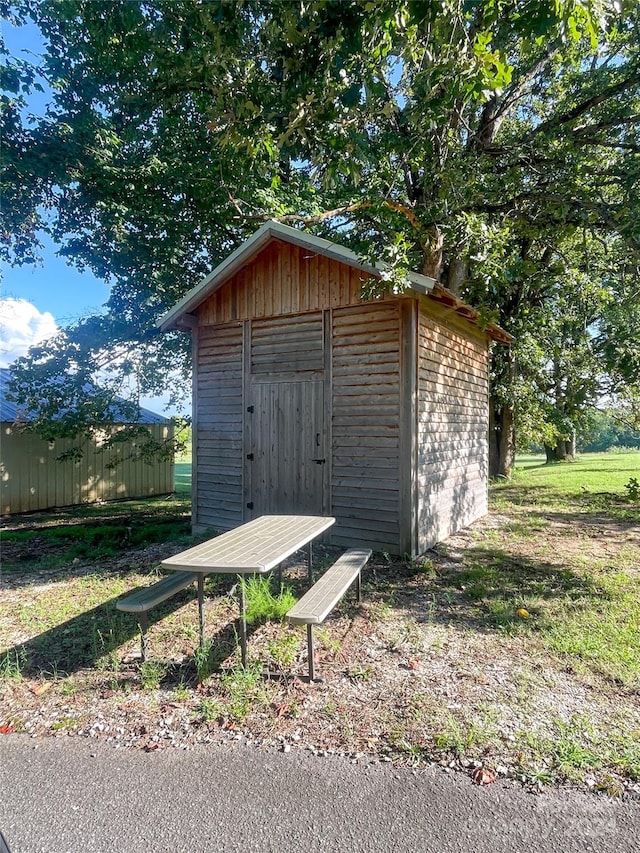 view of outdoor structure