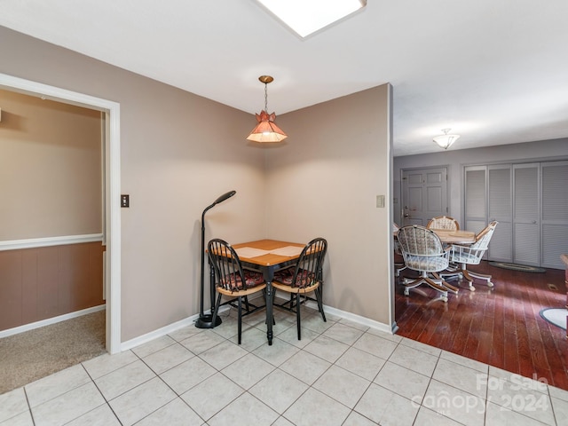 dining room with light hardwood / wood-style floors