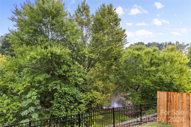 view of yard featuring a water view