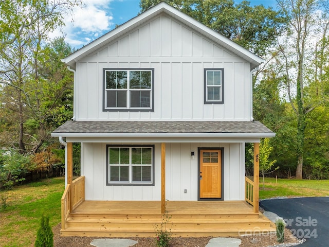 view of front of house featuring a porch