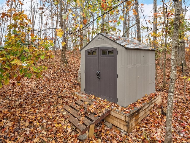 view of outbuilding