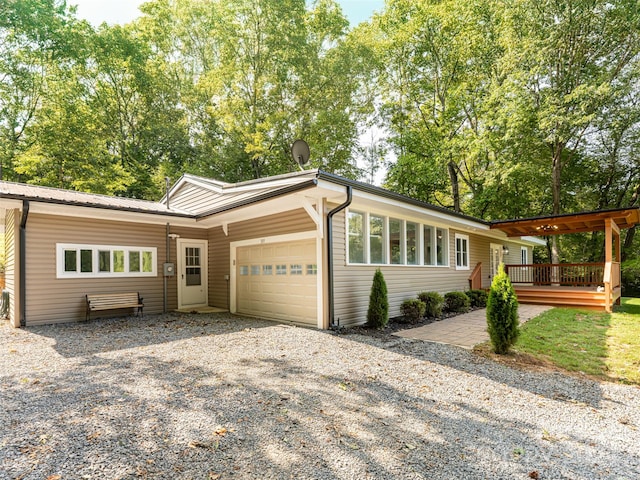 view of front facade featuring a garage