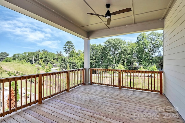 deck with ceiling fan