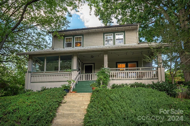 view of front facade with covered porch