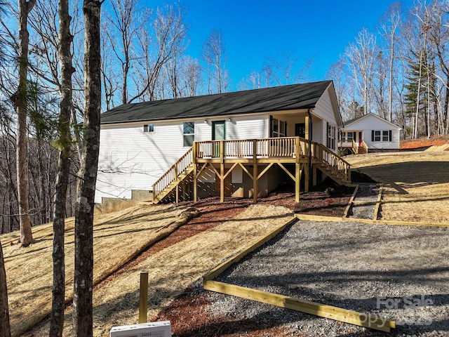 view of front facade featuring a deck