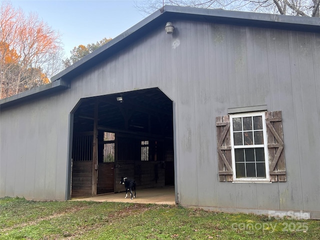 view of outbuilding