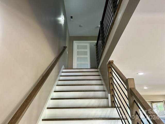 1243 10th Street Pl NW, Hickory, NC 28601 - view of stairway
